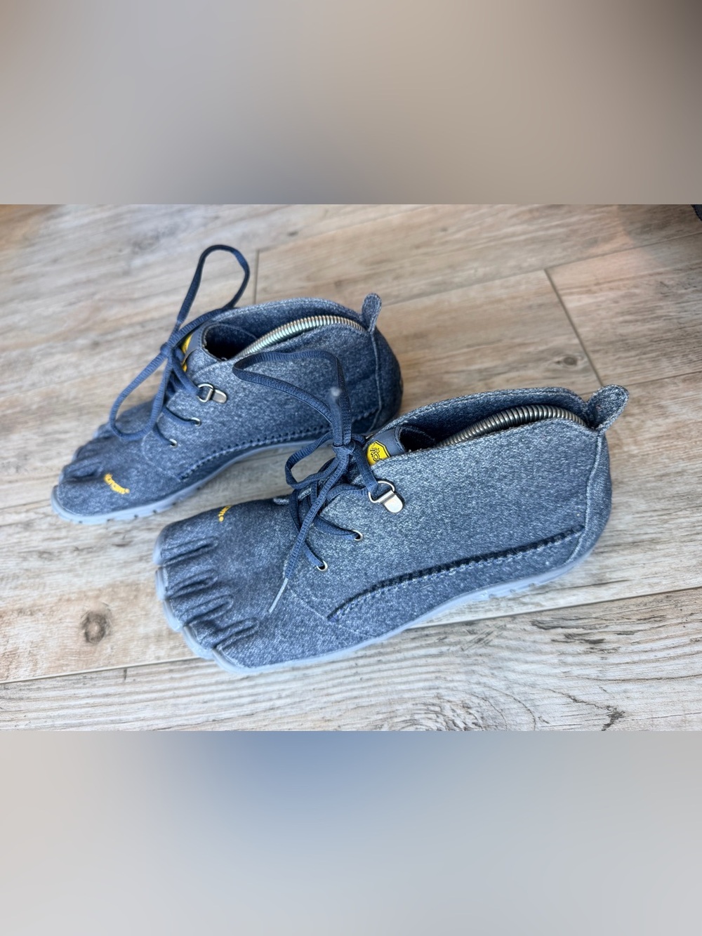 Vibram FiveFingers CVT Wool Toe Shoes Grey Mid Top Barefoot Sneakers